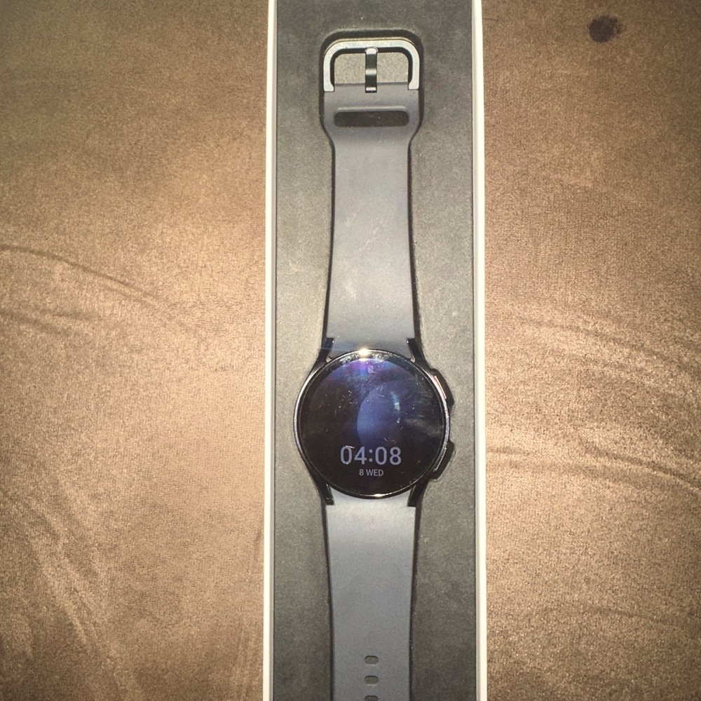 Samsung galaxy watch6 never used perfect condition